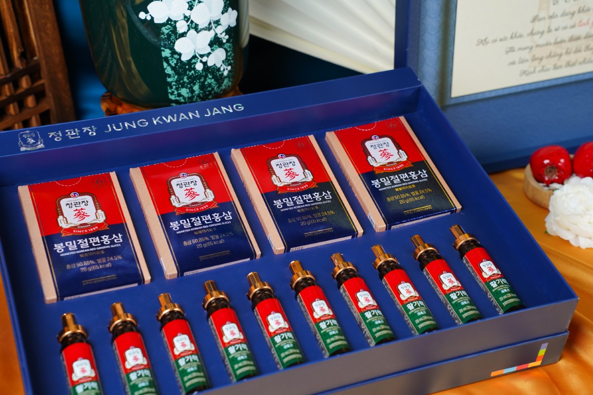 Set quà Tết Xuân Phong Đắc Ý KGC Jung Kwan Jang gồm nước hồng sâm và cao hồng sâm